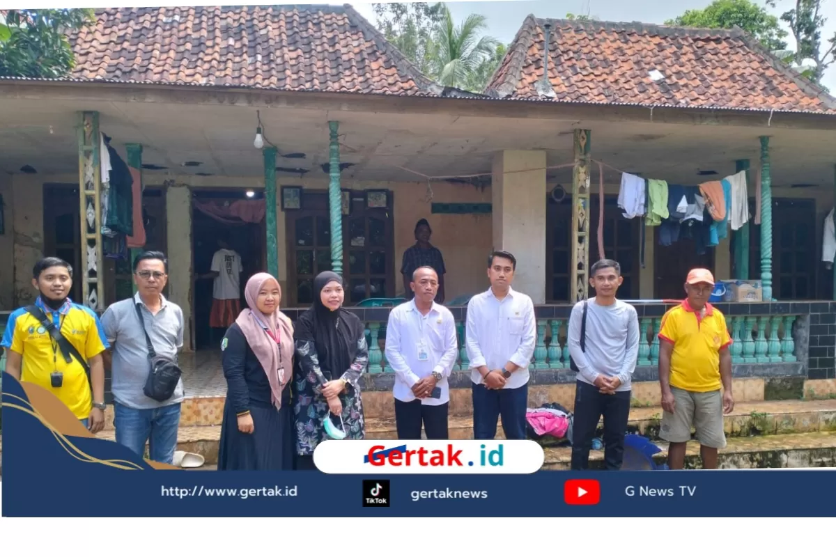 Pemdes Temoran Tunjukkan Kepedulian Terhadap warga Lumpuh di Dusun Tengah  