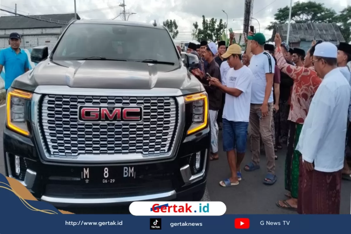 Ratusan Petani Tembakau Sampang Sambut Haji Her Dijalan Halim Perdanakusuma Selepas dari KPK