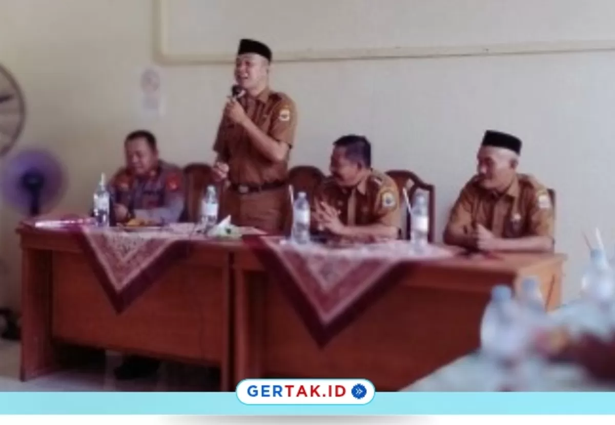 Foto : Moment Ahmad Faidlullah berikan sambutan Pisah Sambut Camat Panggarangan Lebak