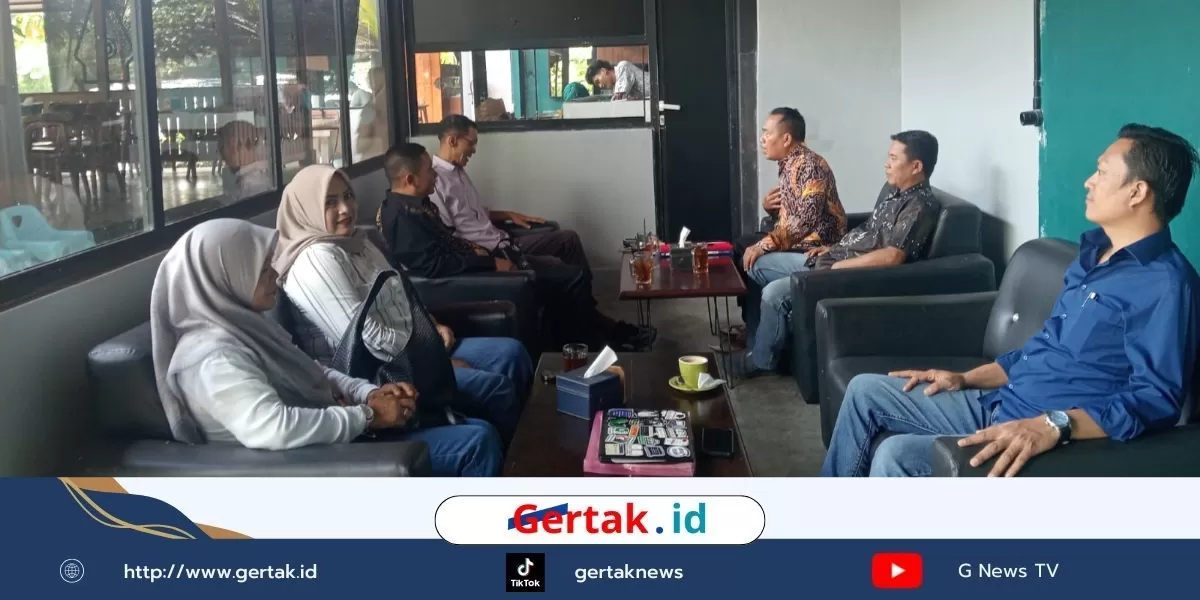 Para pendiri koperasi Serdadu Bima Sena