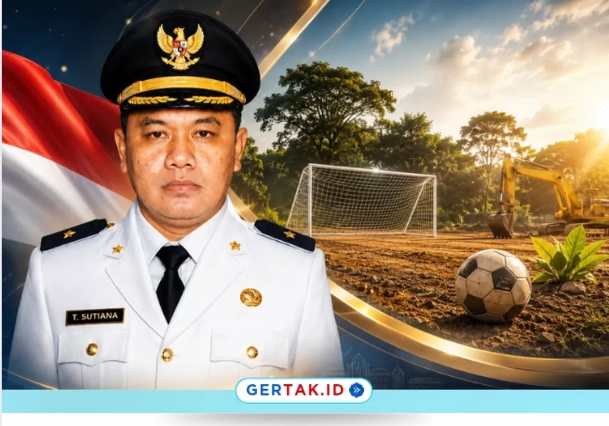 Foto Depan : Kepala Desa Neglasari H. Tating Sutiana, S. Pd, (Latar belakang Ilustrasi Gambar Lapangan Sepak Bola)