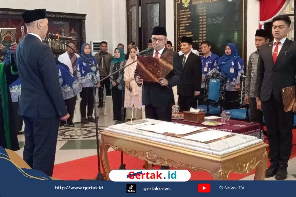 Bupati Sampang Lantik Direktur Baru RSMZ, Targetkan Reformasi Layanan Kesehatan  