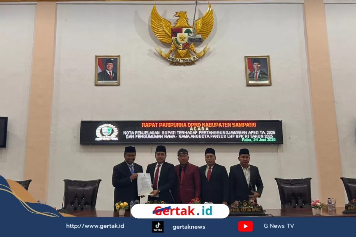 Wabup Sampang Sampaikan Raperda Pertanggungjawaban APBD 2025 ke DPRD  