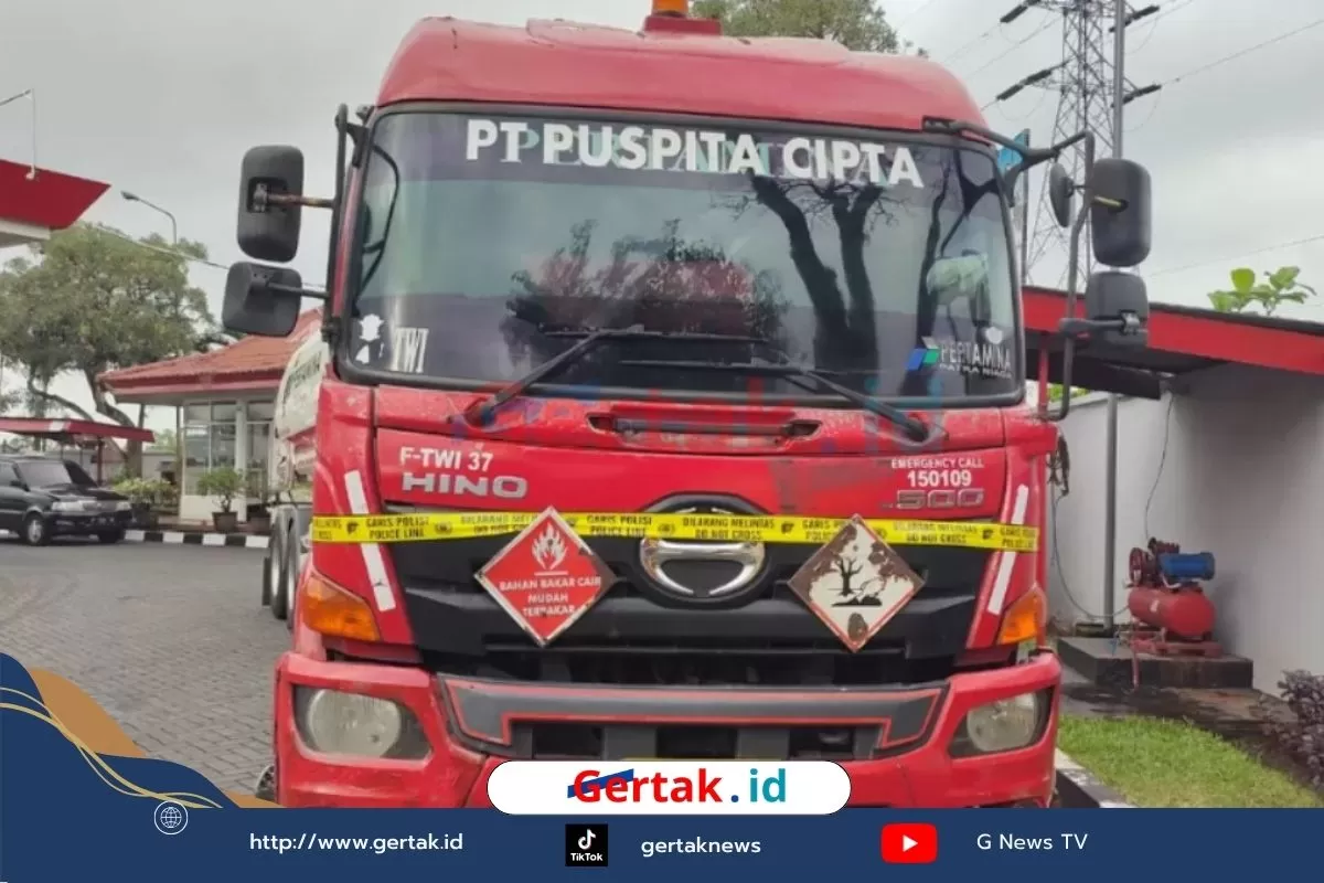 Menyoroti kasus penyitaan truk tangki Pertamina di SPBU Genteng Wetan, Banyuwangi terkait dugaan penyelewengan BBM. 