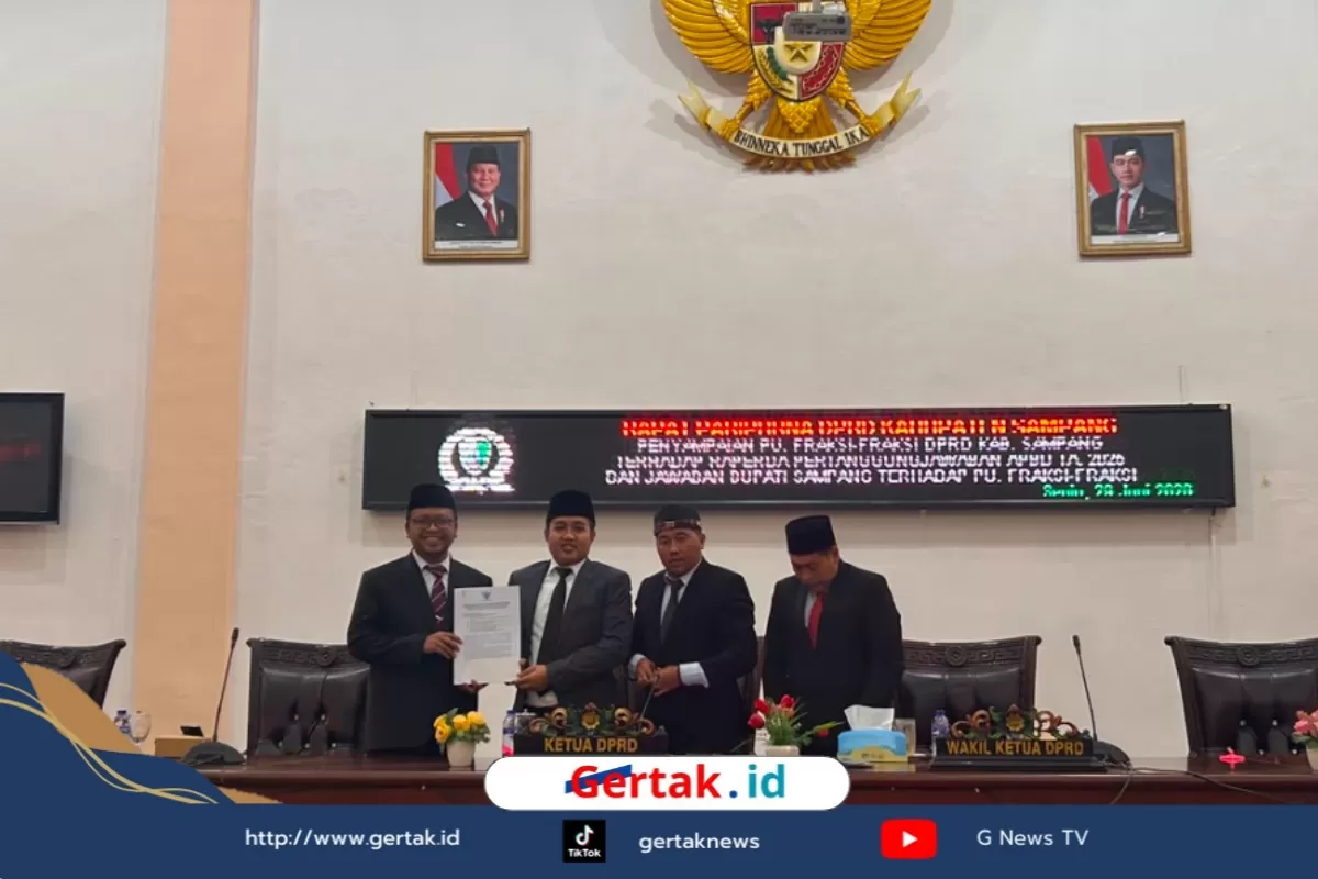 Rapat Paripurna DPRD Sampang PU Fraksi-fraksi dan Jawaban Bupati Soal APBD 2025  