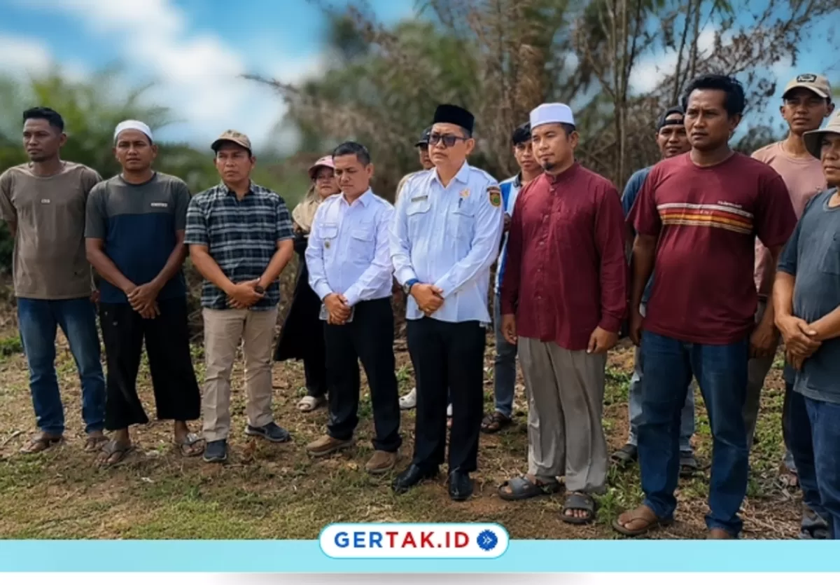 Keterangan foto: Tokoh masyarakat, pemerintah desa, dan warga setempat berkumpul di lahan pembangunan di Desa Laesaga, Kecamatan Longkib, Subulussalam./Dok.Ramona