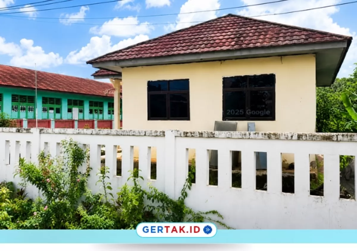 Keterangan Foto: Potret Kantor Desa Cikarang yang berdampingan dengan SDN 1 Cikarang./Dok.Ist