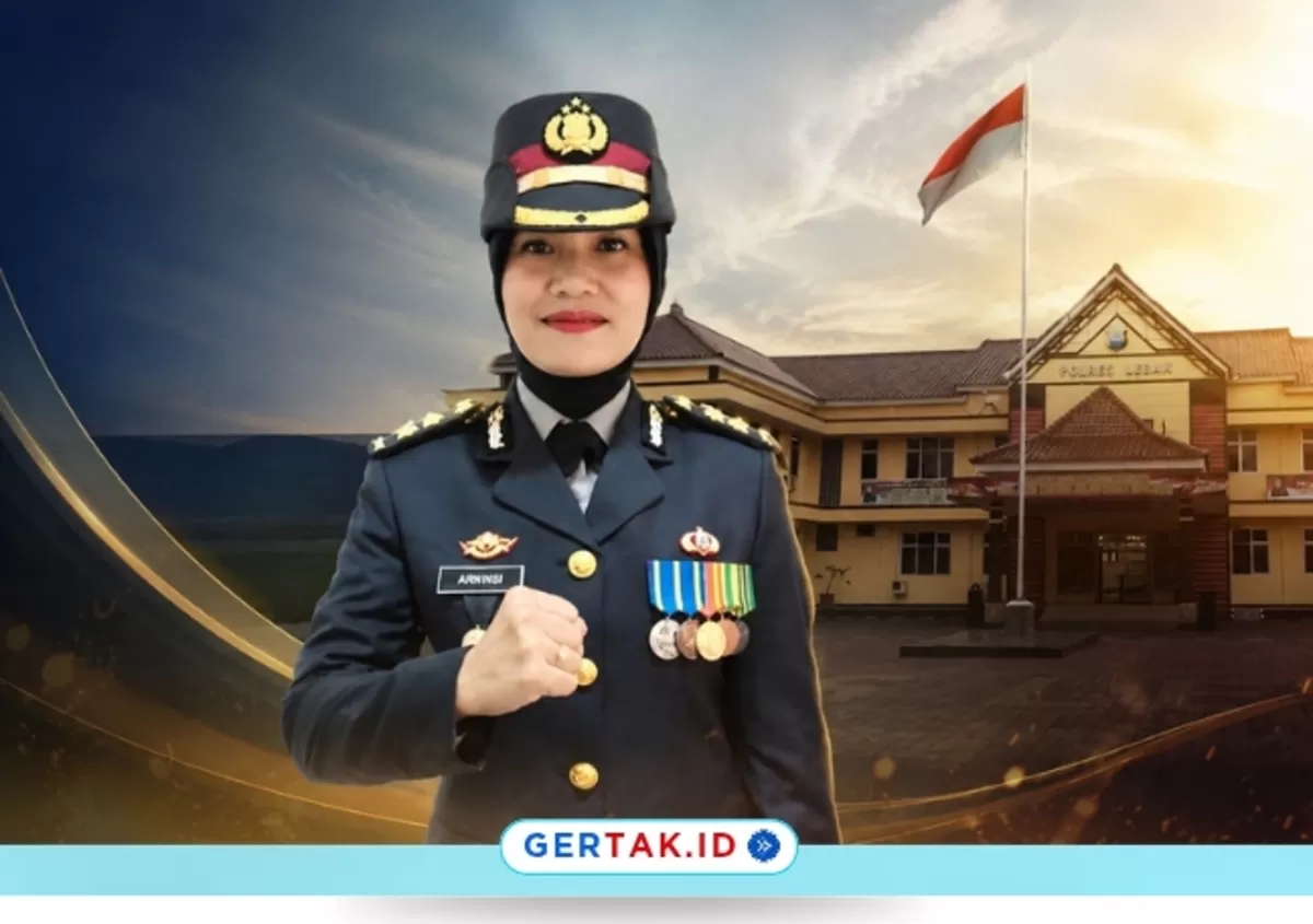 Keterangan foto: AKBP Arninsi, Kapolres Lebak yang baru ditunjuk, berpose dengan latar Markas Polres Lebak./Dok.Ist/Gertak.id