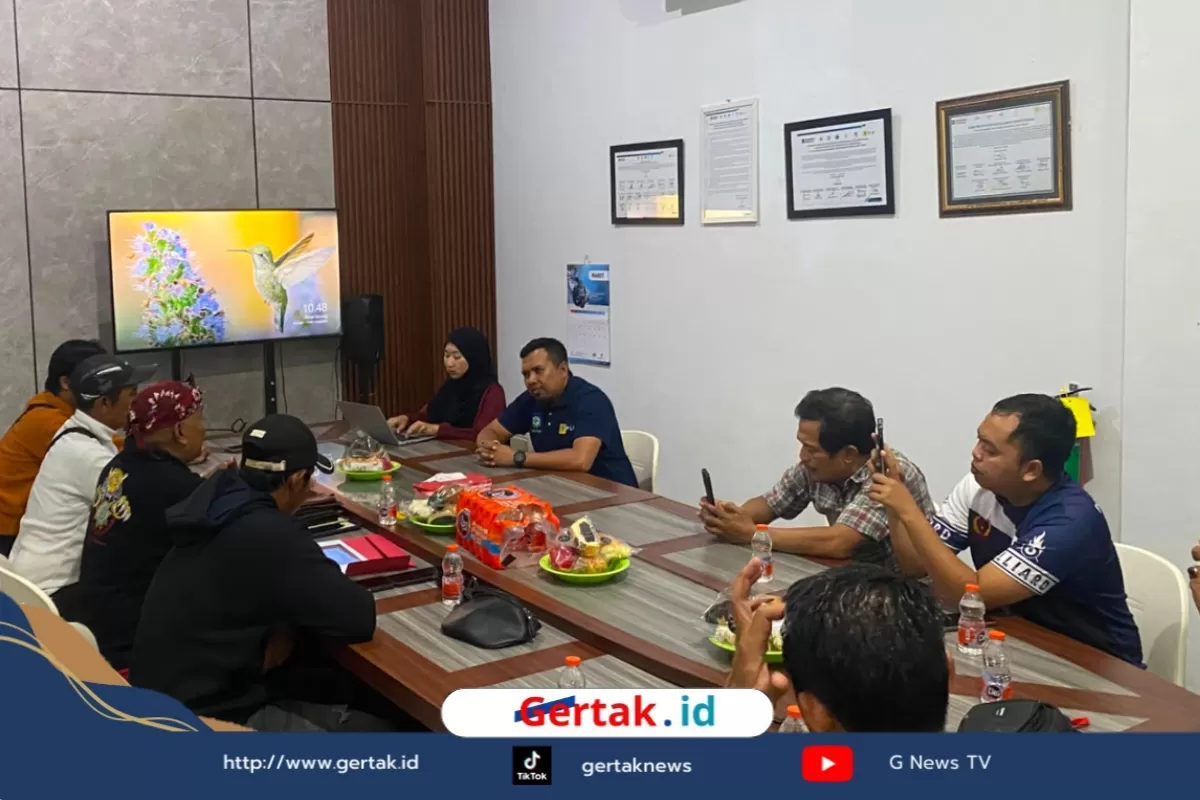 administrasi dan 