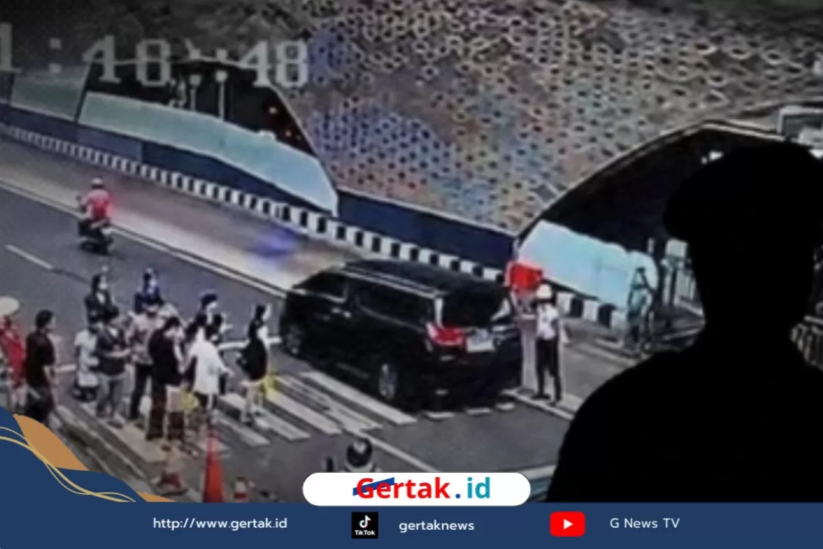 Sopir Alphard Viral Paksa Satpam Sujud Ternyata Polisi, Diproses Propam