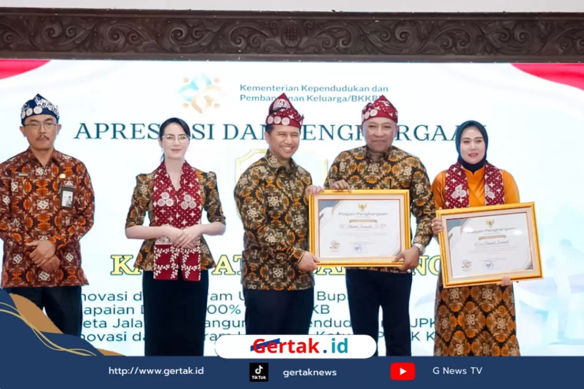 Pemkab Sampang Raih Piagam Penghargaan Harganas Jatim, Tegaskan Komitmen Bangun Keluarga Berkualitas  