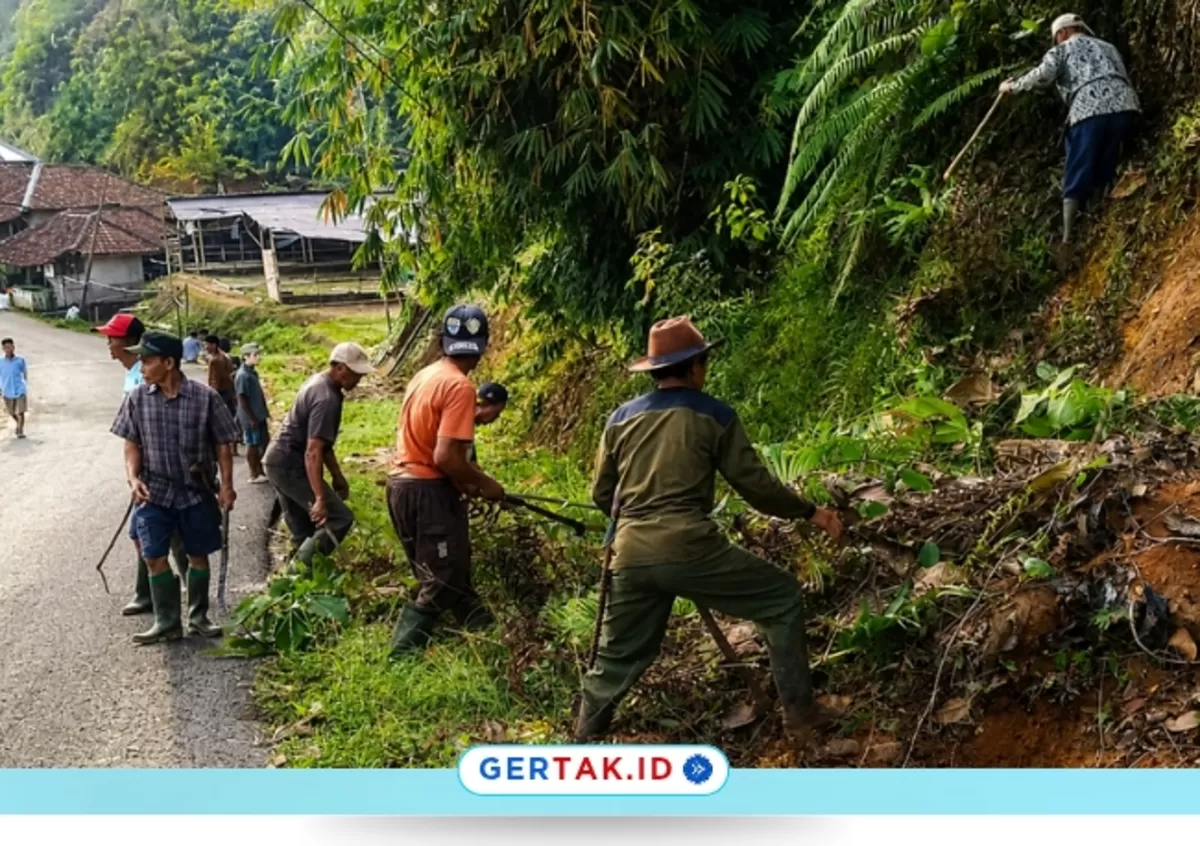 Warga Desa Sobang Gelar Jumsih Sambut HUT ke-81 Kemerdekaan RI./Dok.Gertak.id