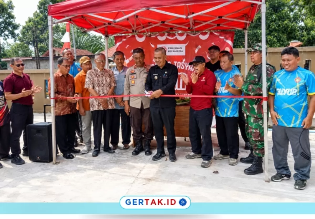 Camat Muncang Resmikan Lapangan Voli PGRI, Jadi Wadah Baru Bagi Pecinta Olahraga./Dok.Gertak.id