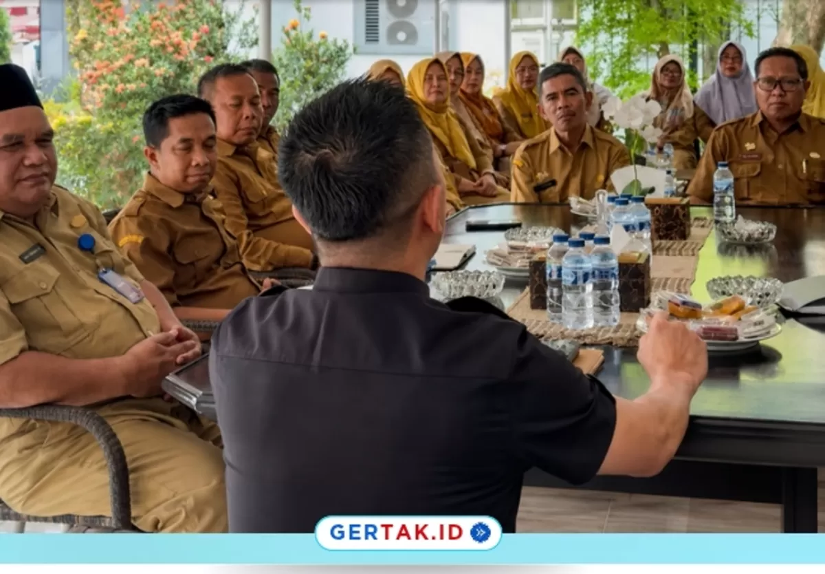 Keterangan Foto: Bupati Lebak Moch. Hasbi Asyidiki Jayabaya saat menemui Para Kepala Puskesmas, Selasa,(1/9/26)