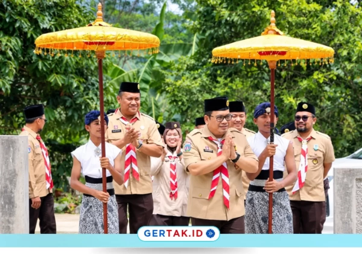 Keterangan Foto: Moment Wakil Bupati Lebak, Amir Hamzah Lantik Pengurus Pramuka Kecamatan Sobang Masa Bakti 2025&ndash;2028./Dok.Protokollebak