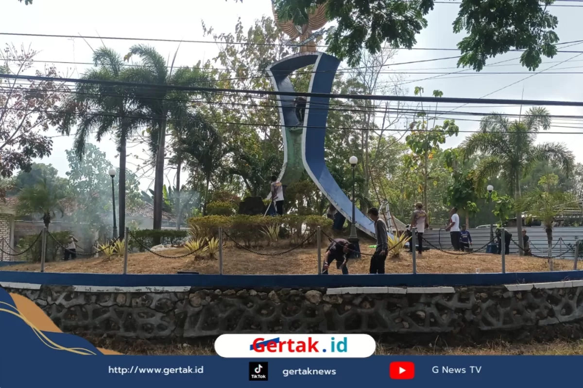 Simbol Negara Tak Boleh Kusam!! Bupati Perintahkan Satpol PP Turun Tangan  