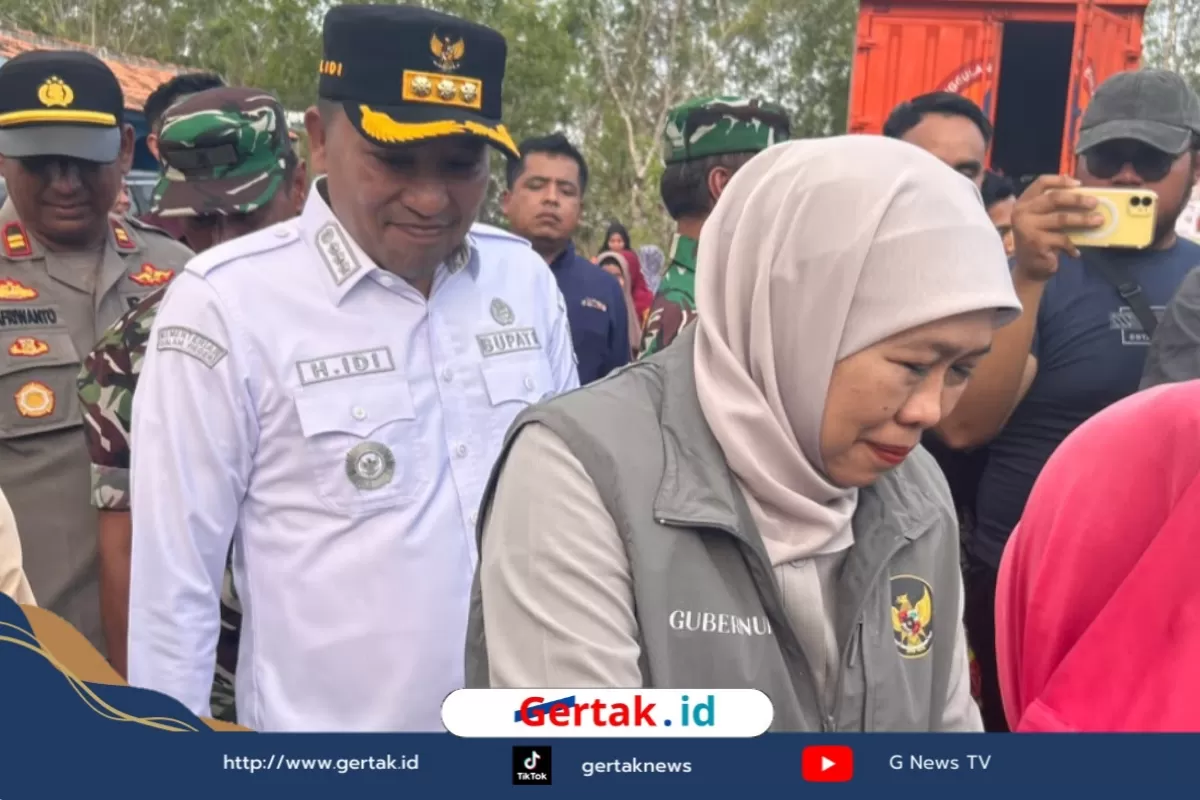 Bantuan Air Bersih Digelontorkan, Khofifah dan Aba Idi Turun Langsung ke Kedungdung  