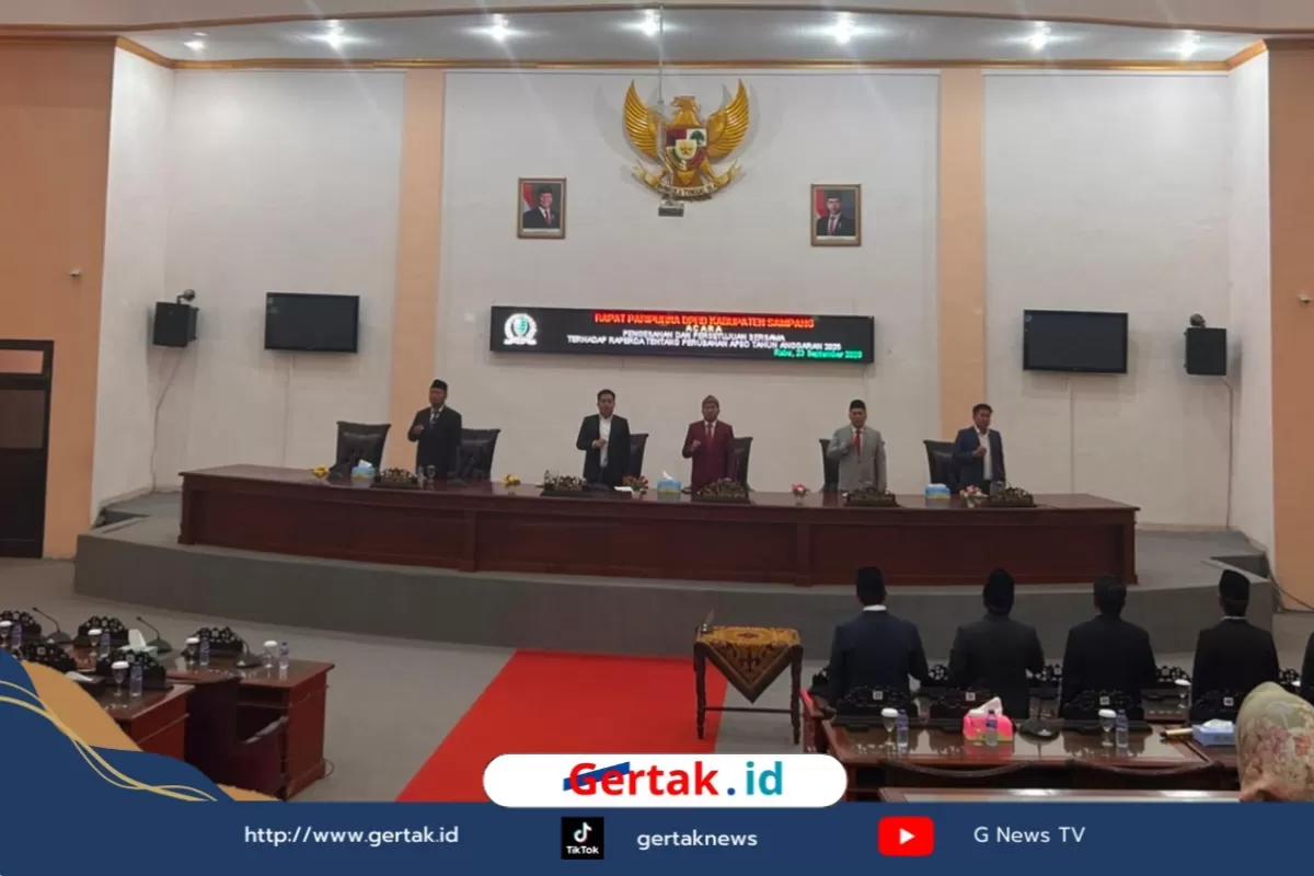 Pengesahan dan Persetujuan Bersama Terhadap Raperda Tentang Perubahan APBD Sampang-2026, DPRD Gelar Paripurna   