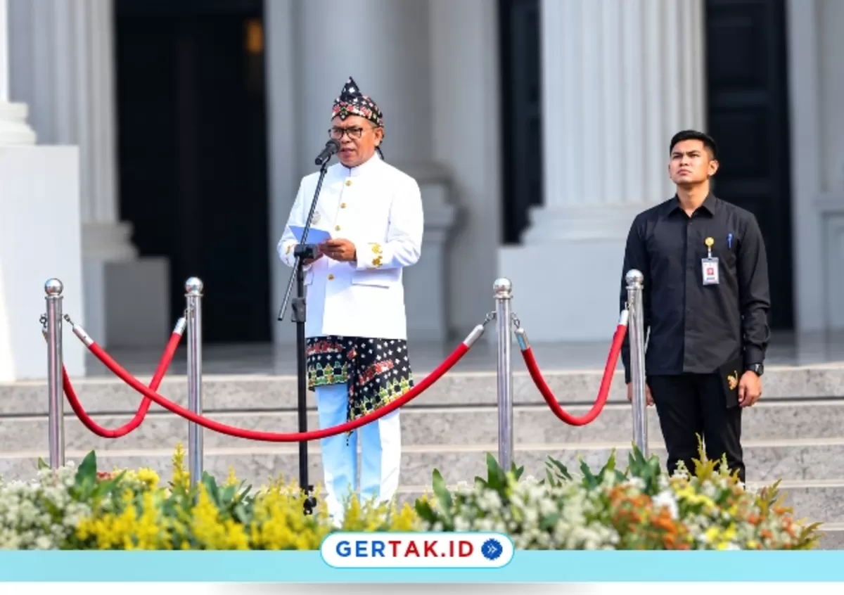 Keterangan Foto: Gubernur Banten Andra Soni saat menyampaikan sambutan dalam peringatan HUT ke-26 Provinsi Banten./Dok.Pemprov Banten