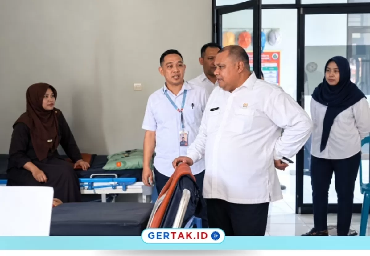 Kepala Dinas Kesehatan Kabupaten Lebak, H. Eka Darmana Putra, S.Pd., M.M., mengunjungi UPTD Puskesmas Sajira, Kamis (15/10/2026).Dok.PkmSajira