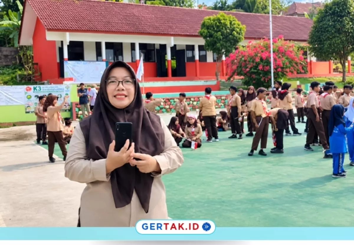 Keterangan Foto: Moment Kepala SDN 1 Cijoro Pasir, Nurwijayanti, saat memberikan keterangan terkait Program Revitalisasi./Dok.Instagram@sdn1.cijoropasir_