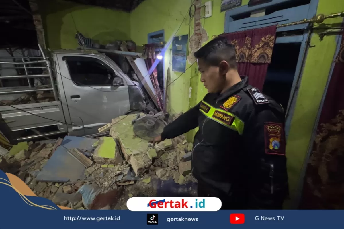 Kecelakaan Maut Pick Up Tabrak Rumah Warga di Jrengik Sampang, Penghuni Luka Berat