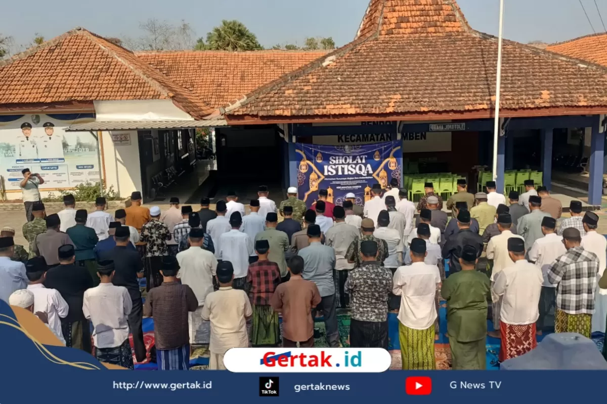 Forkopimcam Omben dan Warga Gelar Sholat Istisqa Berjemaah, Berdoa Bersama Memohon Hujan  