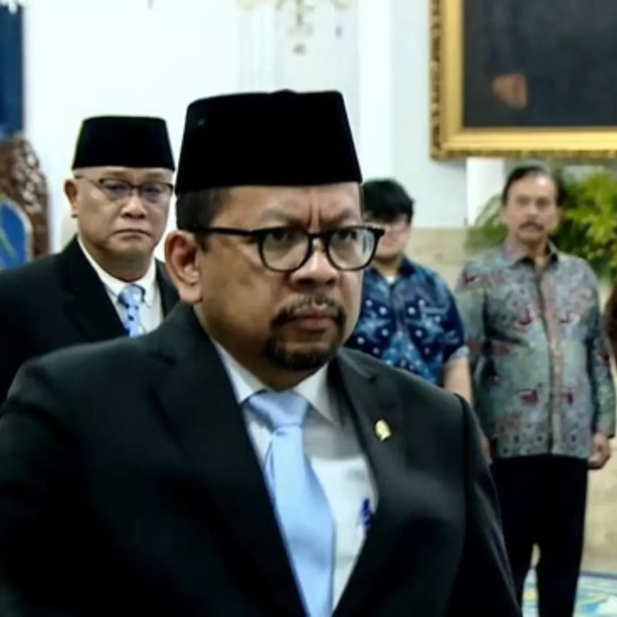 Presiden Prabowo Subianto melantik Muhammad Qodari menjadi Kepala Badan Komunikasi Pemerintah Republik Indonesia (Bakom RI) menggantikan Angga Raka Prabowo. (Sekretariat Presiden)