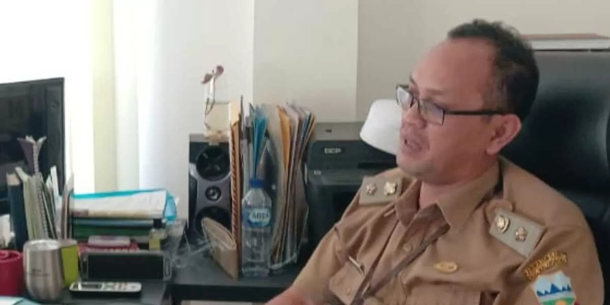 Deden Munawar Selaku Plt. Camat Kecamatan Malangbong. (Selamet Riyadi)