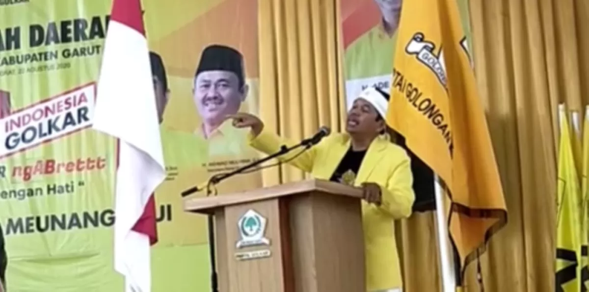 Dedi Mulyadi saat berkiprah sebagai Anggota DPR RI dari partai Golkar dan menghadiri Musda DPD Golkar Kabupaten Garut beberapa tahun silam. (ft: asep ahmad)