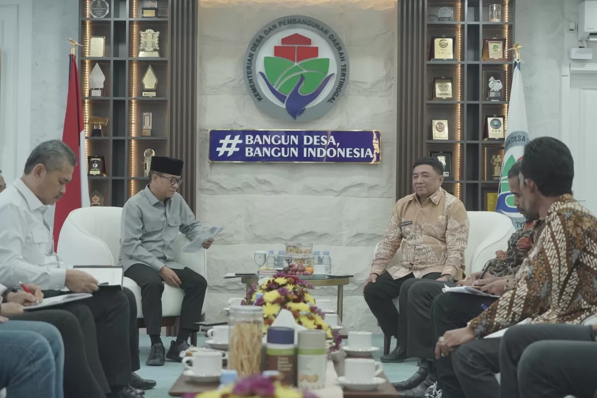 Kunjungan Kerja Bupati Garut, Abdusy Syakur Amin ke Menteri Desa dan Pembangunan Daerah Tertinggal (Mendes PDT) RI, Yandri Susanto.  (Foto Dok.Pemkab Garut)