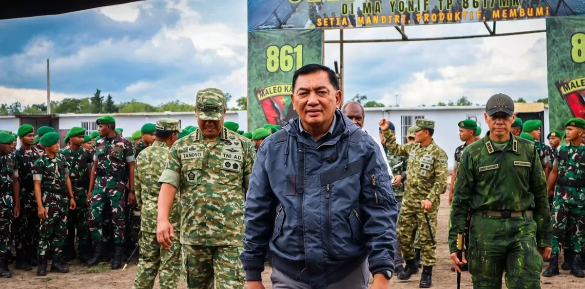 Menteri Pertahanan RI Sjafrie Sjamsoeddin saat berkunjung ke Yonif TP 861/Maleo Kamur di Kampung Wanam, Distrik Ilwayab, Kabupaten Merauke, Provinsi Papua Selatan, Sabtu (23/5/2026). (Foto: DOK. Setjen Infohan Kemhan )