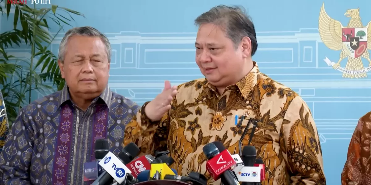 Menteri Koordinator Bidang Perekonomian Airlangga Hartarto memberi keterangan Pers.  (Foto Promedia Group)