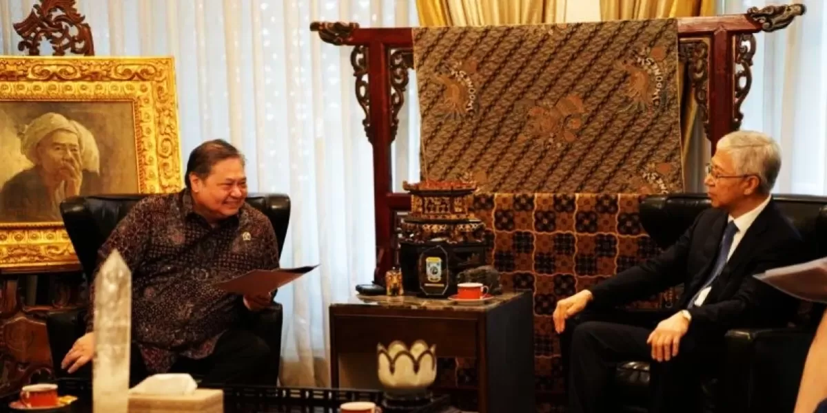 Menteri Koordinator Bidang Perekonomian Airlangga Hartarto saat menerima kunjungan delegasi Pemerintah Provinsi Hebei, Wakil Gubernur Zhao Chenxin di Kantor Kemenko Perekonomian, Jakarta (Website-Kementerian Koordinator Bidang Perekonomian)