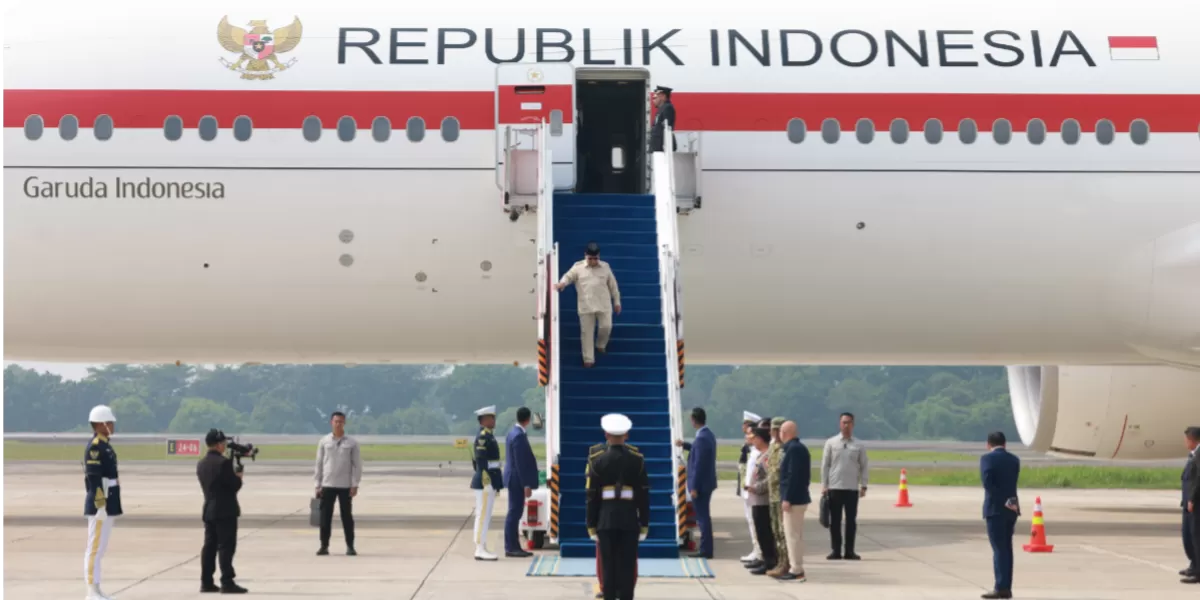 Presiden Prabowo Tiba di Tanah Air, Lanud Halim Perdana Kusuma (Press Release Badan Komunikasi Pemerintah (Bakom) RI)