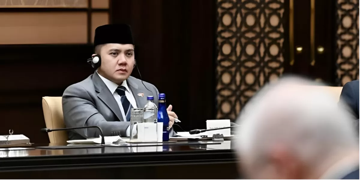 Sekretaris Kabinet (Seskab) RI, Teddy Indra Wijaya menjelaskan ihwal kunjungan kerja luar negeri Presiden Prabowo yang membuahkan hasil nyata. (Dok. Sekretariat Kabinet RI)
