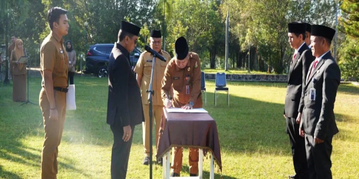 Pelantikan dua pejabat baru yang dipimpin langsung oleh Sekretaris Daerah (Sekda) Kuansing, Zulkarnain, ST., M.Si, mewakili Bupati Kuantan Singingi.  (iNews86.Com)