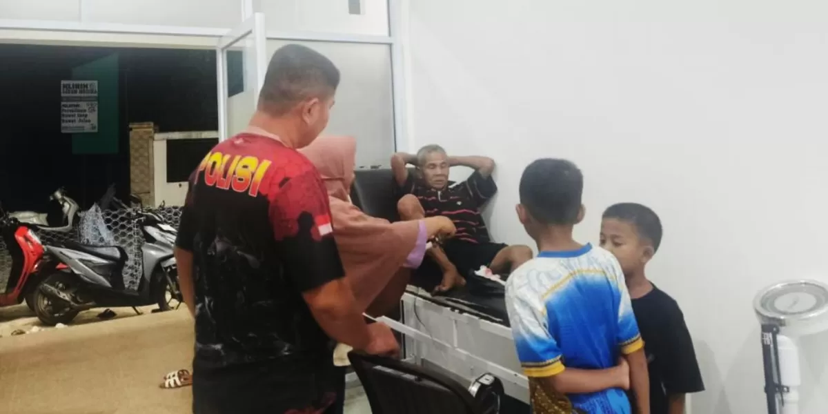 Sensus alias Cencuik (65), menjadi korban keganasan buaya  sedang di Rawat di Klinik Azam Medika, Selasa (2/6/2026) malam. (RiauHit.Com)