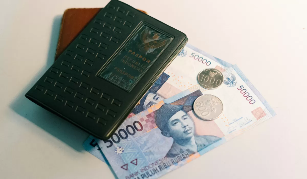 Rupiah tercatat melemah terhadap dolar Amerika Serikat pada perdagangan sore hari ini.
