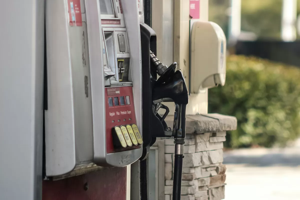 Pertamina pastikan belum ada pembatasan Pertalite mulai Juni 2026. Warga diminta tidak percaya isu liar yang beredar luas.