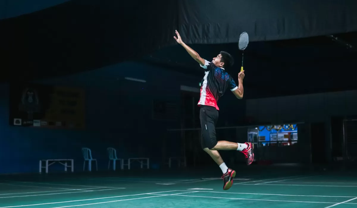 Alwi Farhan sukses melaju ke perempat final Singapore Open 2026.