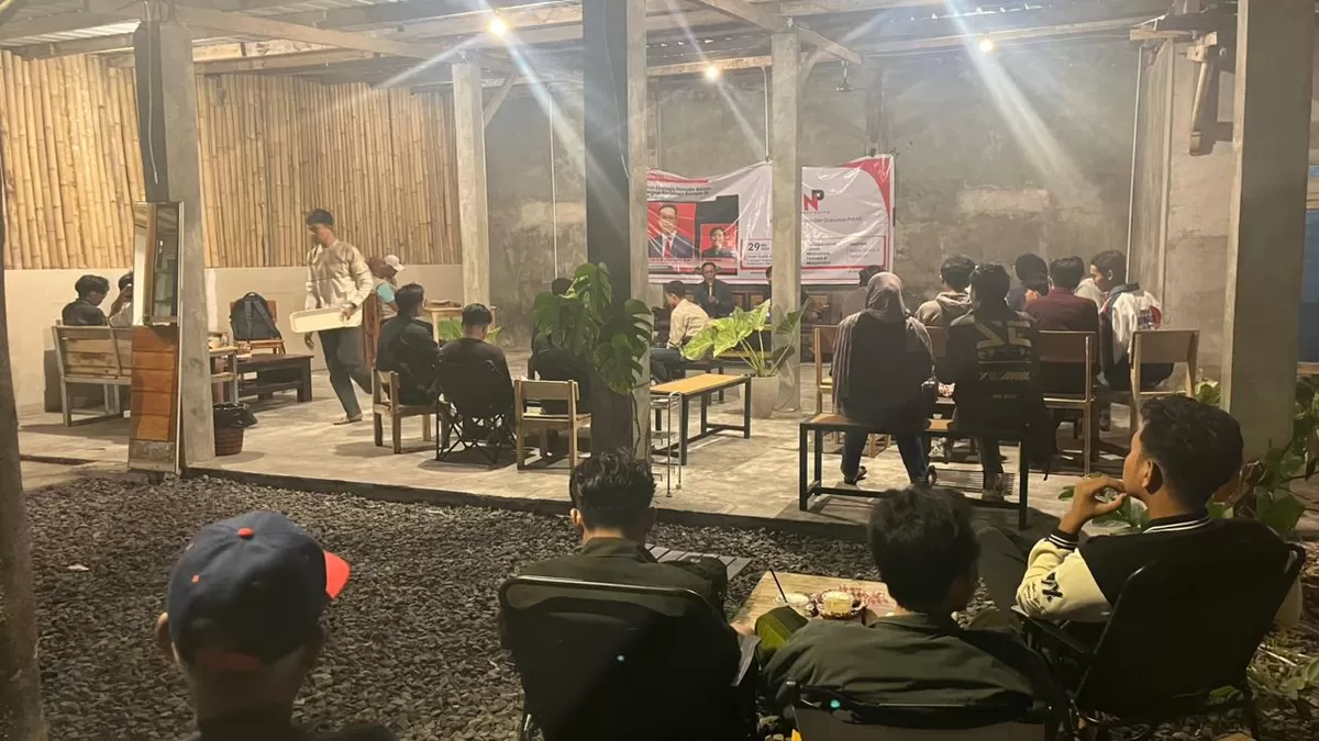 Sekda Lombok Timur dalam kegiatan dialog pemuda (Pesanrakyat.id)