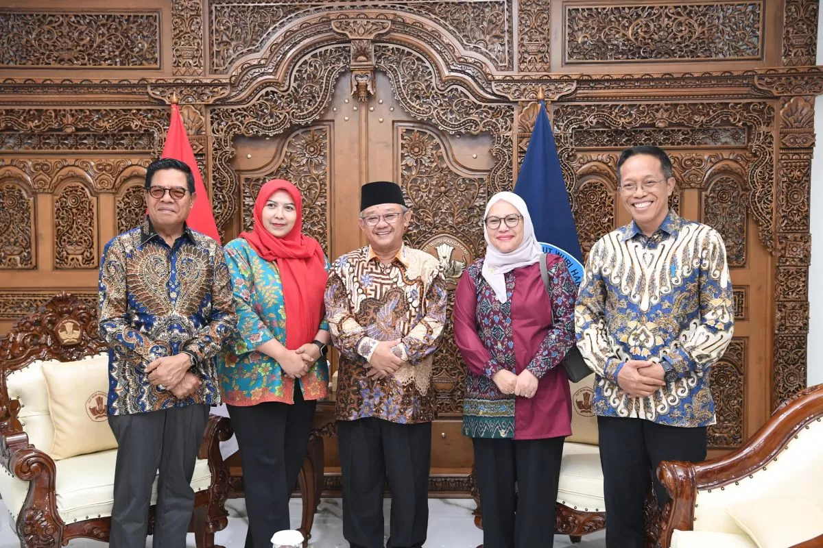 Bupati dan Sekda Lombok Timur Saat Bertemu Mendikdasmen Abdul Mu'ti (PESANRAKYAT)