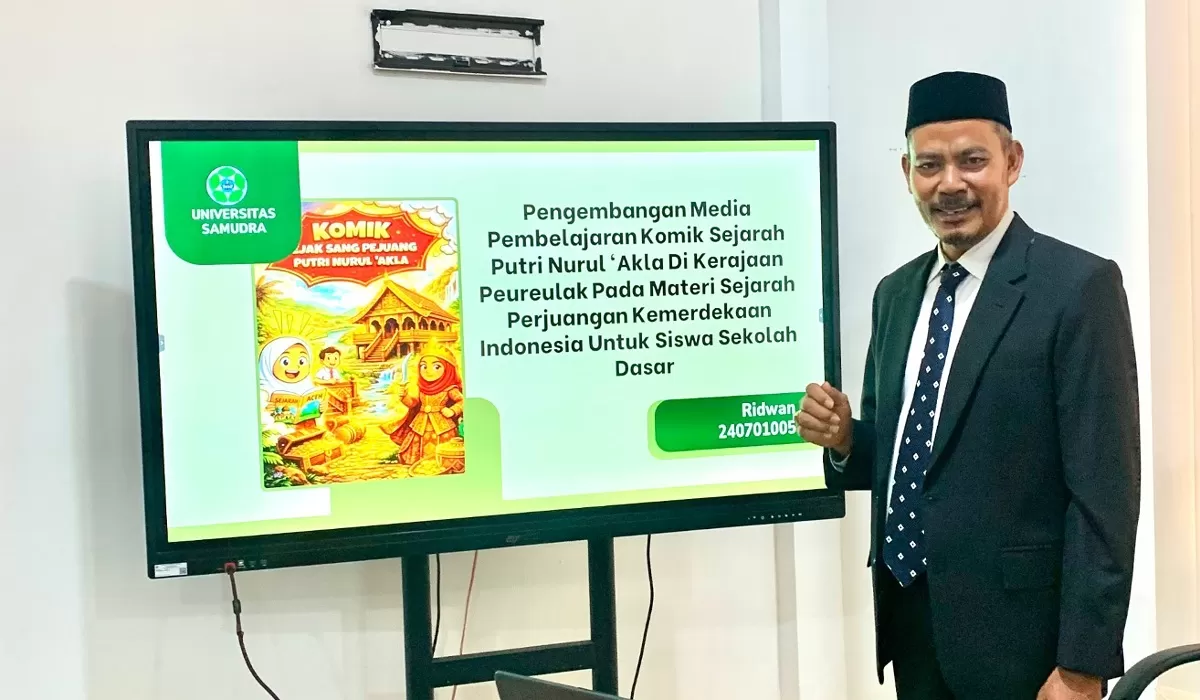 Ridwan mempresentasikan hasil penelitiannya yang berjudul &ldquo;Pengembangan Media Pembelajaran Komik Sejarah Putri Nurul A&rsquo;la di Kerajaan Peureulak pada Materi Sejarah Perjuangan Kemerdekaan Indonesia.