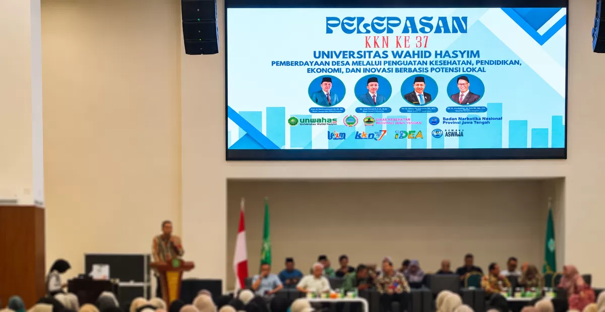 Suasana pelepasan 671 mahasiswa dalam rangka peringatan KKN ke-37. (kabarsatu.id/ foto: istimewa)