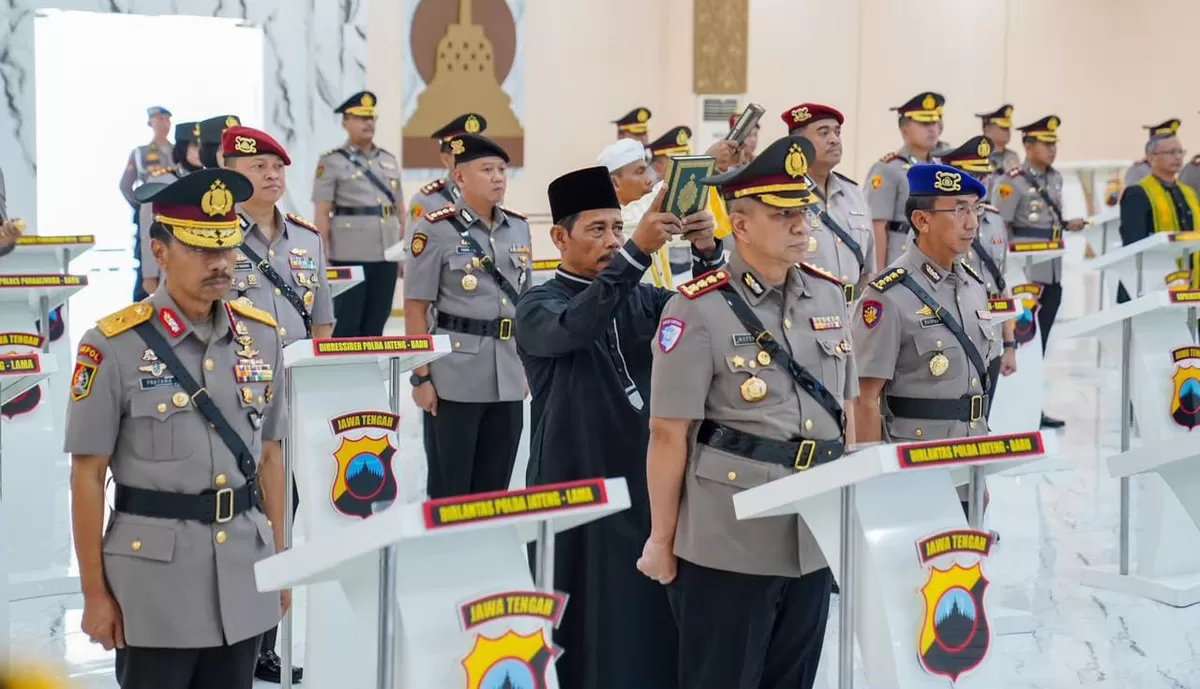Prosesi pelantikan sejumlah PJU dan Kapolres Jajaran Polda Jawa Tengah. (Foto: Humas Polda Jateng)