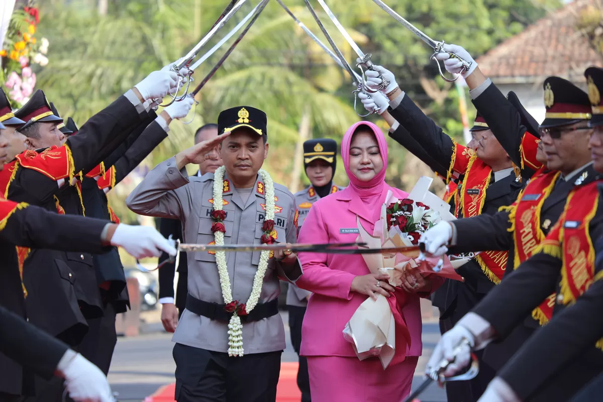 Farewell Parade untuk menyambut Kapolres baru di Mapolres Semarang. (Foto: Humas Polres Semarang)