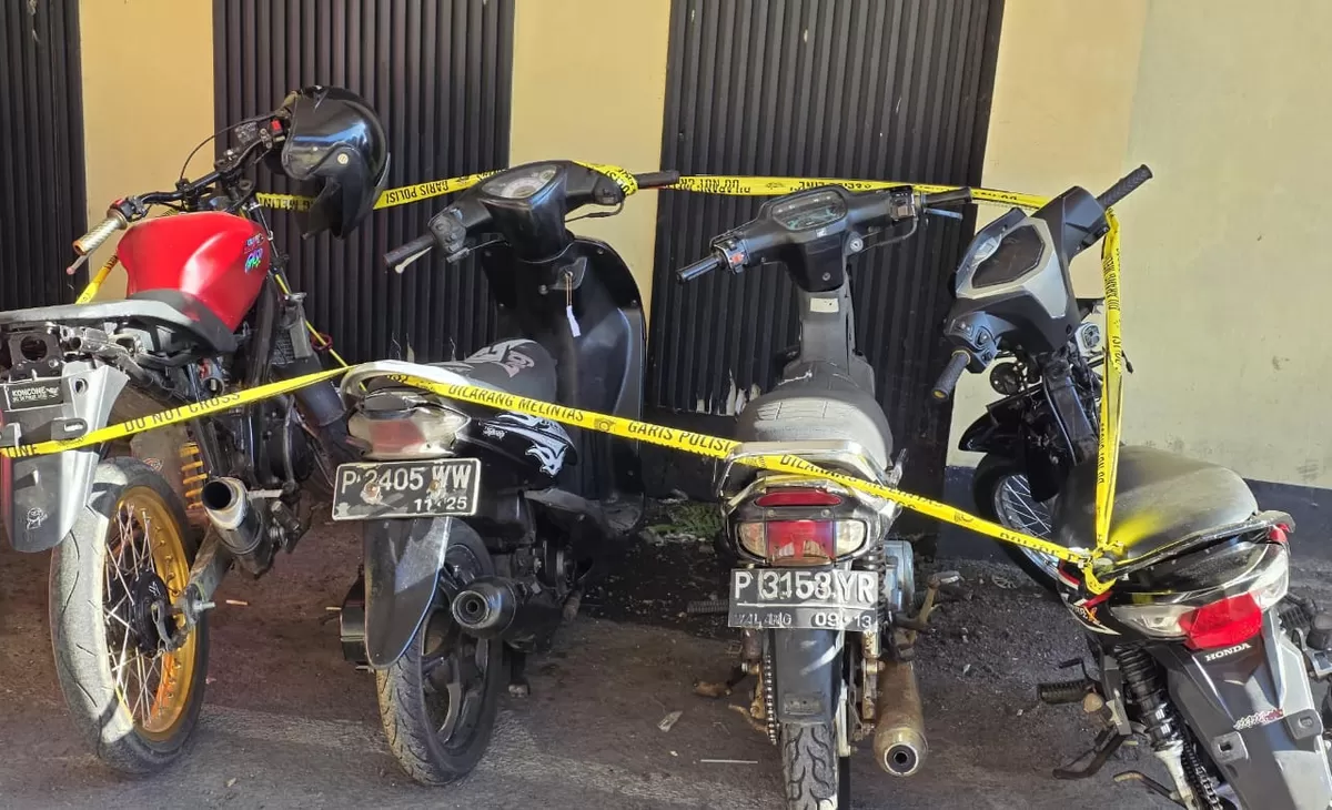 Tim URC Macan Blambangan Unit 1 Jatanras Satreskrim Polresta Banyuwangi berhasil menyita unit sepeda motor pelaku pencurian dan pengrusakan. (KabarSatu.id/ foto: Polresta Banyuwangi)