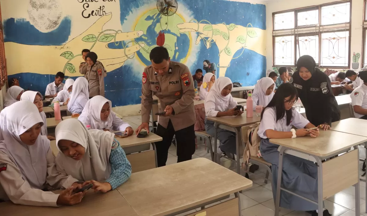 Ratusan pelajar SMK H Moenadi Ungaran diberikan edukasi penggunaan teknologi AI