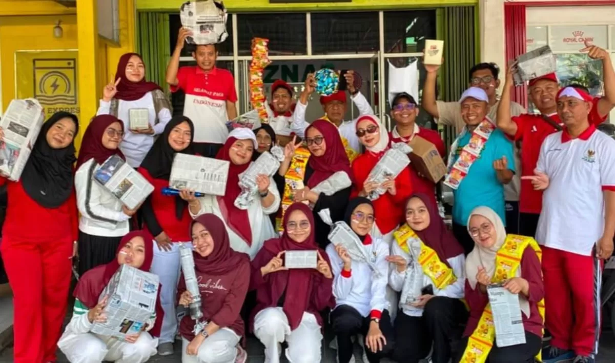Jalan sehat diikuti Kepala Pelaksana, para kepala bagian, kepala bidang, hingga jajaran staf BAZNAS Kota Semarang. (KabarSatu.id/ dok. BAZNAS Kota Semarang)